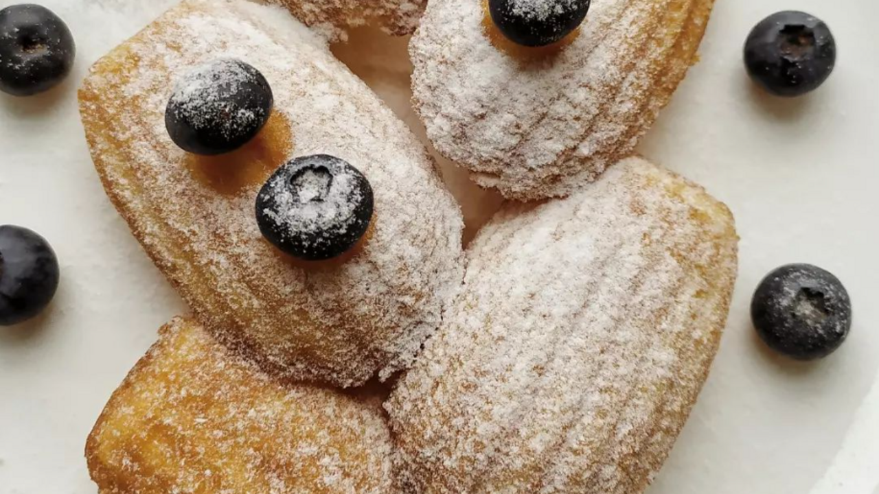 Madeleine cookies: a classic recipe for a flavorful pastry