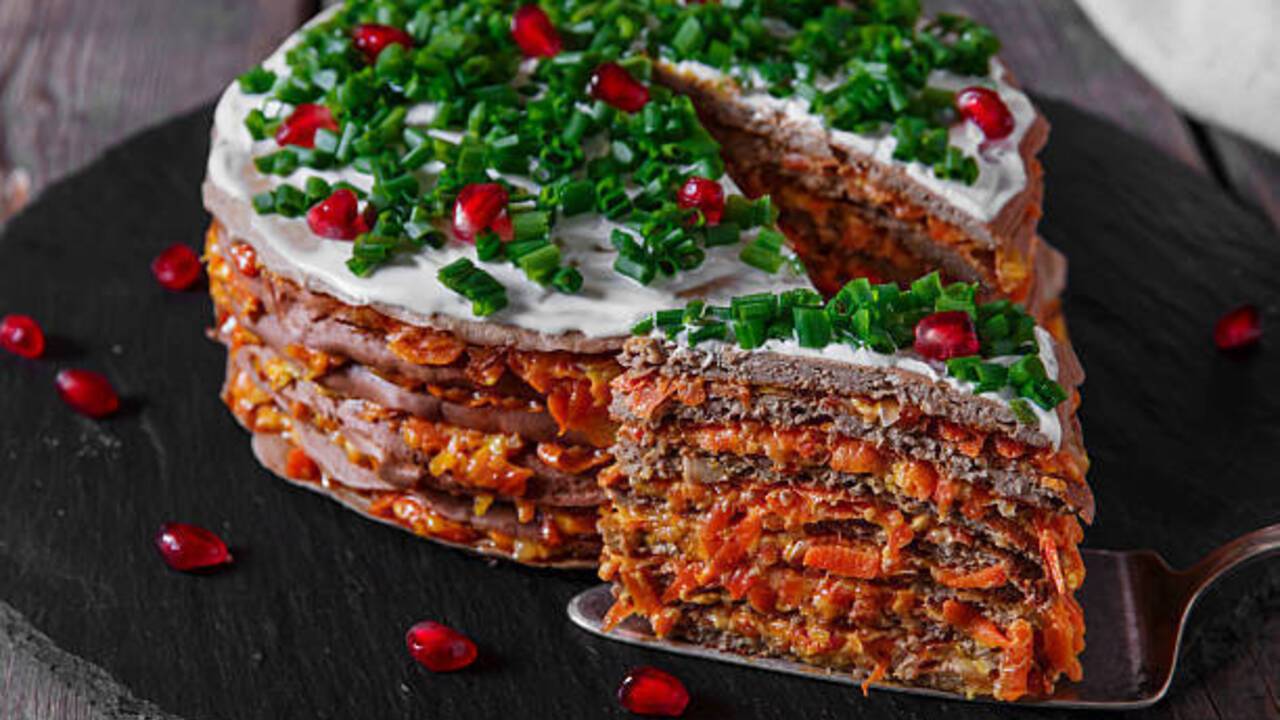 Liver cake in a new way: how to make a delicious and satisfying treat