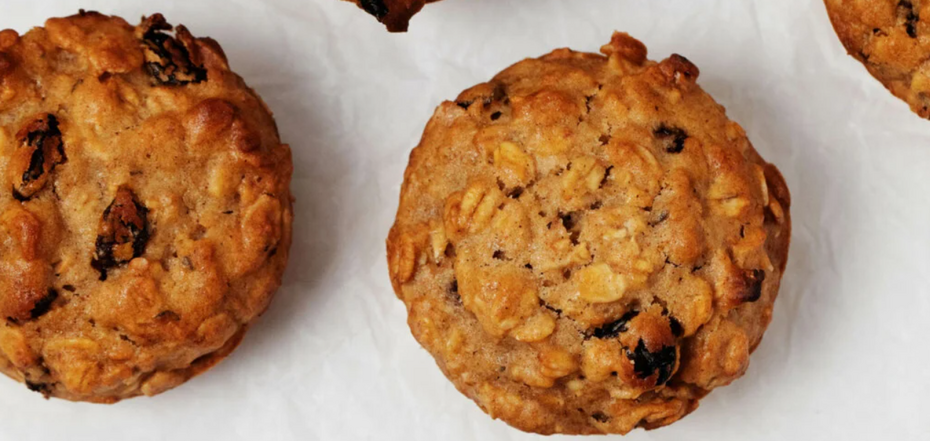 Lenten oatmeal cookies with cranberries: a recipe without milk, butter and flour