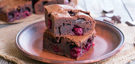 How to make chocolate cherry brownies: without eggs and milk
