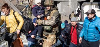 Poroszenko pokazał, jak rok temu ludzie uciekali z Irpen pod ostrzałem