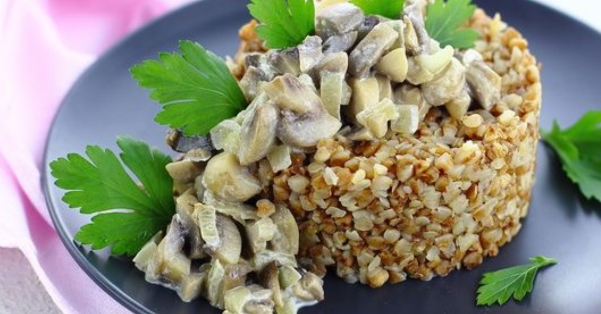 The tastiest gravy for buckwheat: made with mushrooms