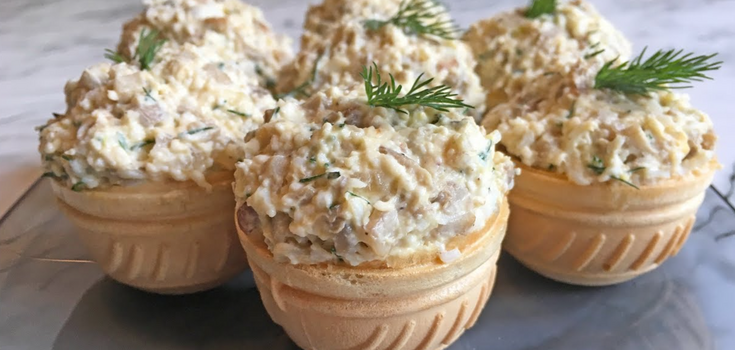 Tartlets with tasty stuffing for the Easter table: it takes 5 minutes to make