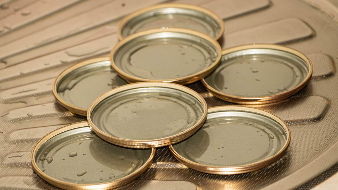 Metal lids for canning: which are suitable and how to sterilize them correctly