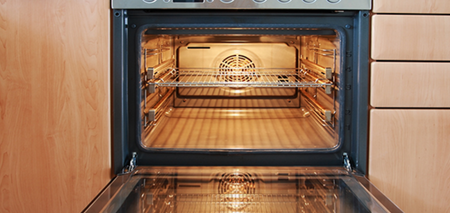 How to easily clean the oven