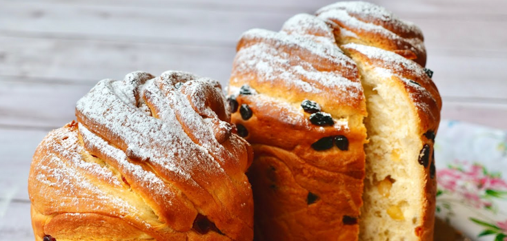 How to make Easter kraffin with raisins: the dough is as soft as fluff