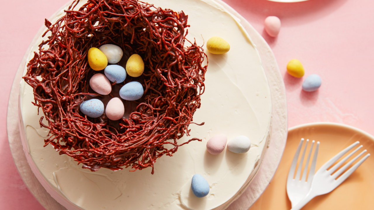 Chocolate "Nests" for Easter cake in 10 minutes: how to make the original décor