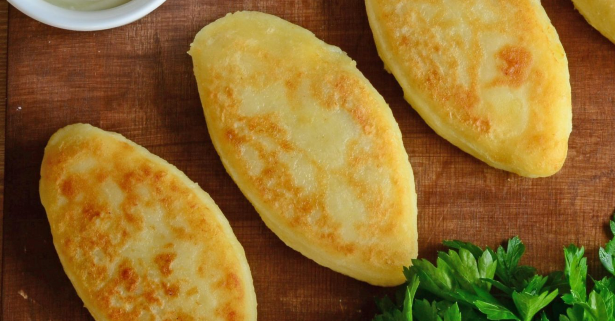The perfect dough for fried patties: Salty and sweet fillings will do