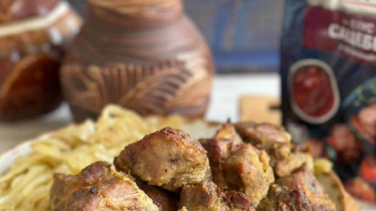 Juicy baked meat for Easter: an alternative to shashlik