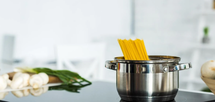 When to salt pasta correctly: it won't stick together or boil