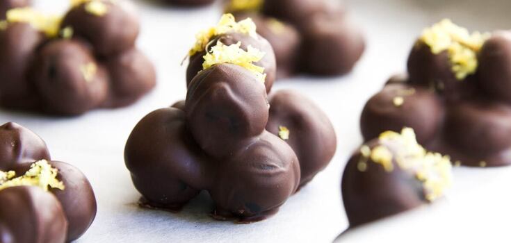 "Tricky Blueberry" candies: How to make a spectacular and simple dessert
