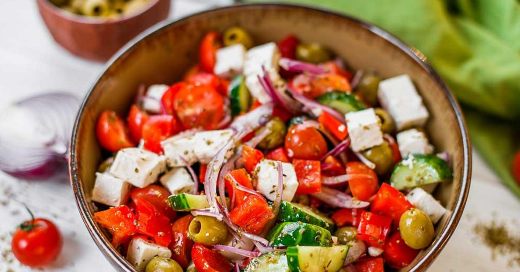 Delicious Greek salad without mayonnaise: how to make a restaurant dressing
