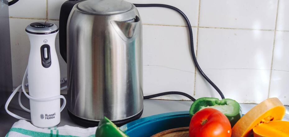 How to clean a kettle without chemicals