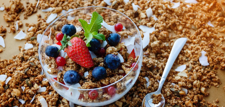 Homemade granola: how to make it quickly without sugar and vegetable oil