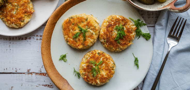 Juicy chicken cutlets: how to cook a delicious dish and what to add to the stuffing