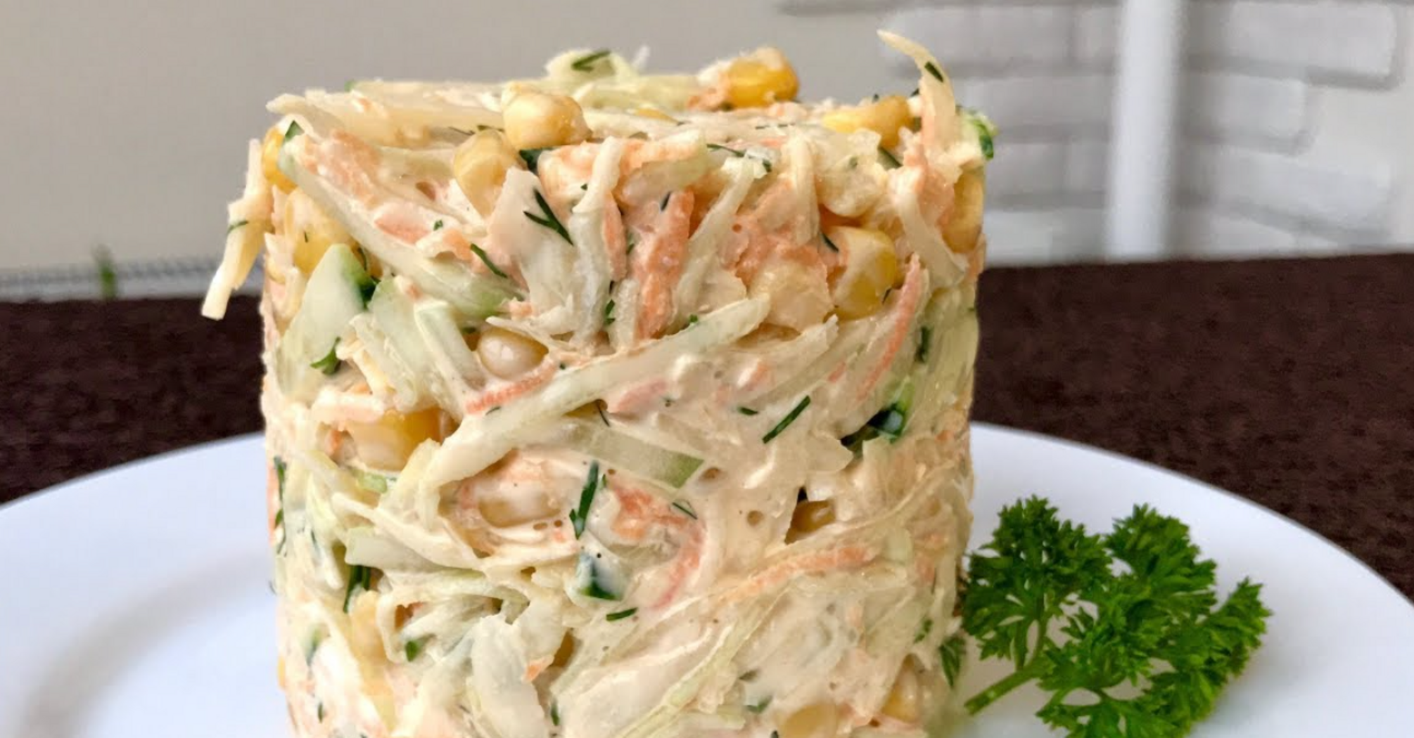 New way of salad with cabbage and mayonnaise: what to add for a bright flavor