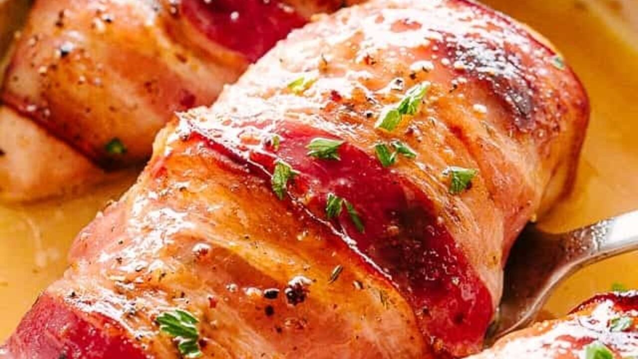 How to cook chicken cutlets to make them juicy: with bacon and cheese