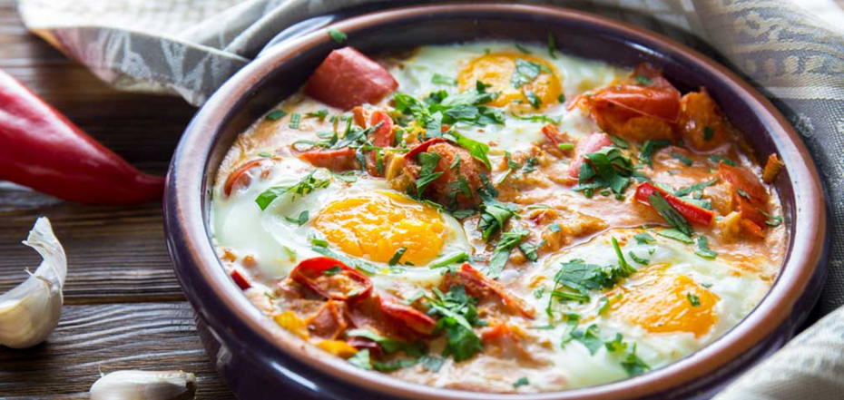 Shakshouka for breakfast in 15 minutes: when scrambled eggs and omelets are boring