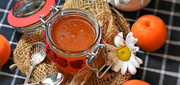 Jam goes stale in a jar: causes and ways to solve the problem