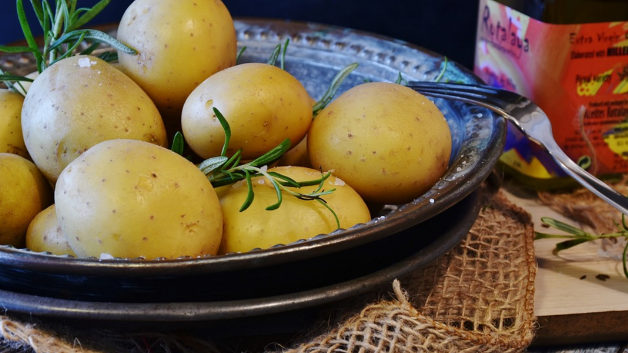 Don't rush to throw it away: What you can make from potato peels
