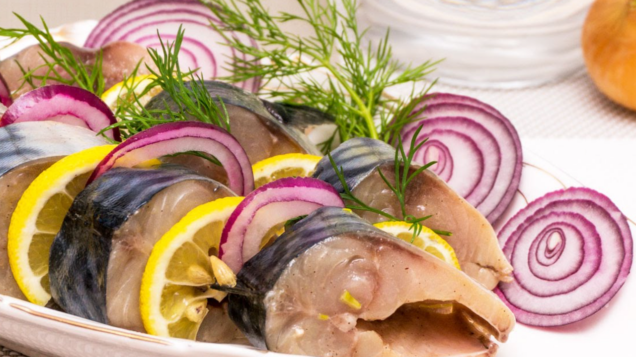 Pickled mackerel for the Easter table: the recipe for the most successful marinade