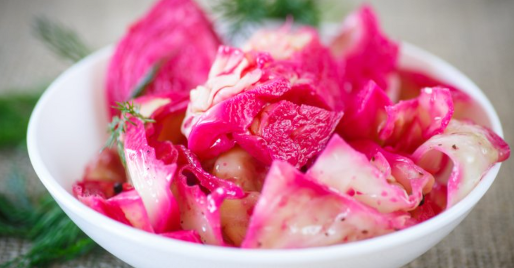 Pelyustka cabbage with beets the Ukrainian way: a classic canning recipe