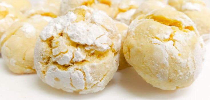 Crunchy lemon cookies: how to make bright yellow color