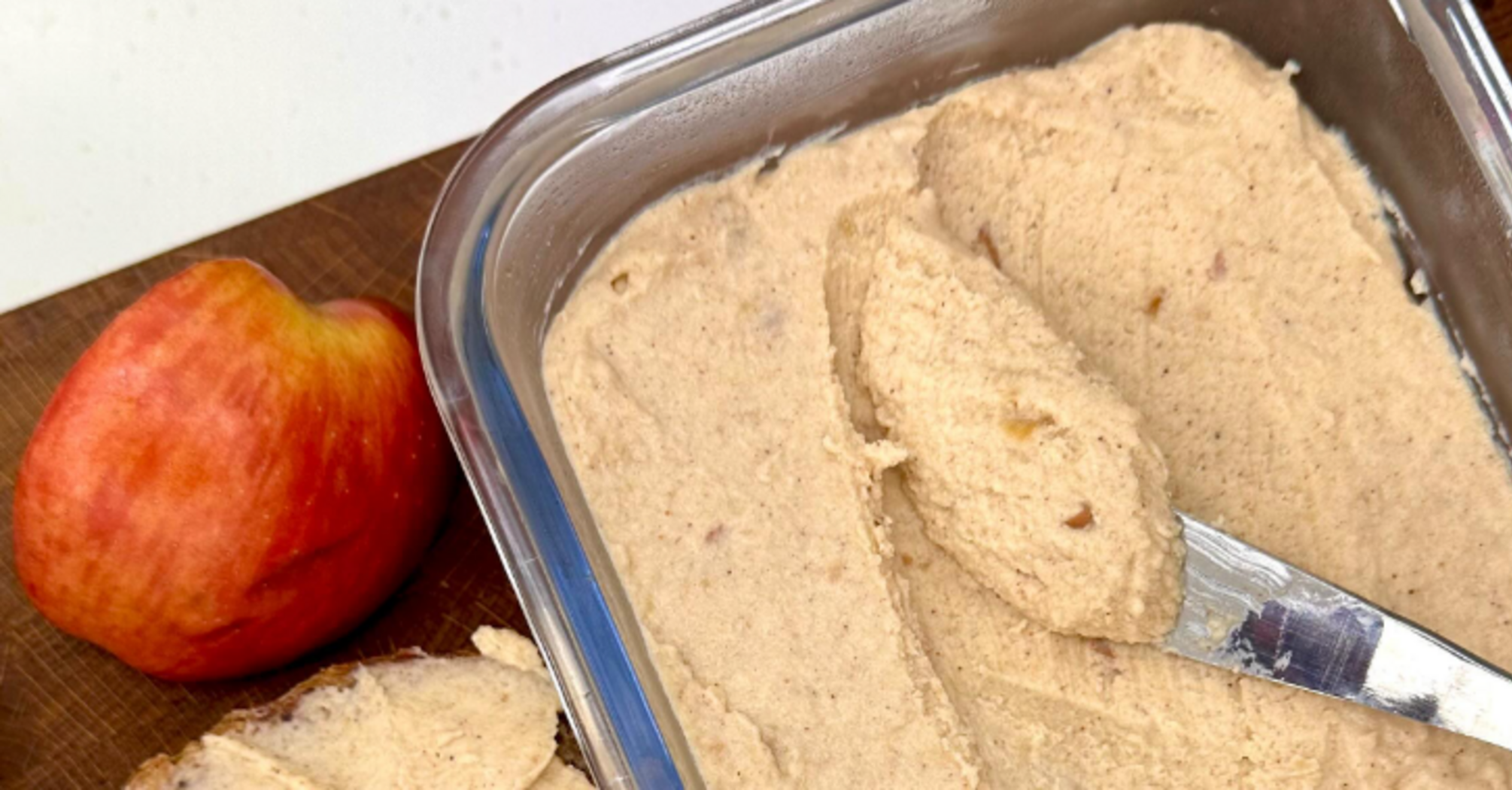 How to make butter from apples: it turns out very tender and fragrant