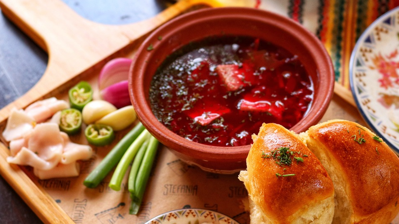 How not to cook beets for borscht: no rich color