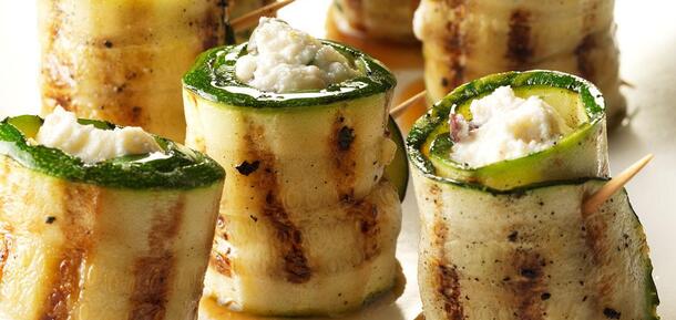 Easy zucchini rolls with feta: you only need 4 ingredients