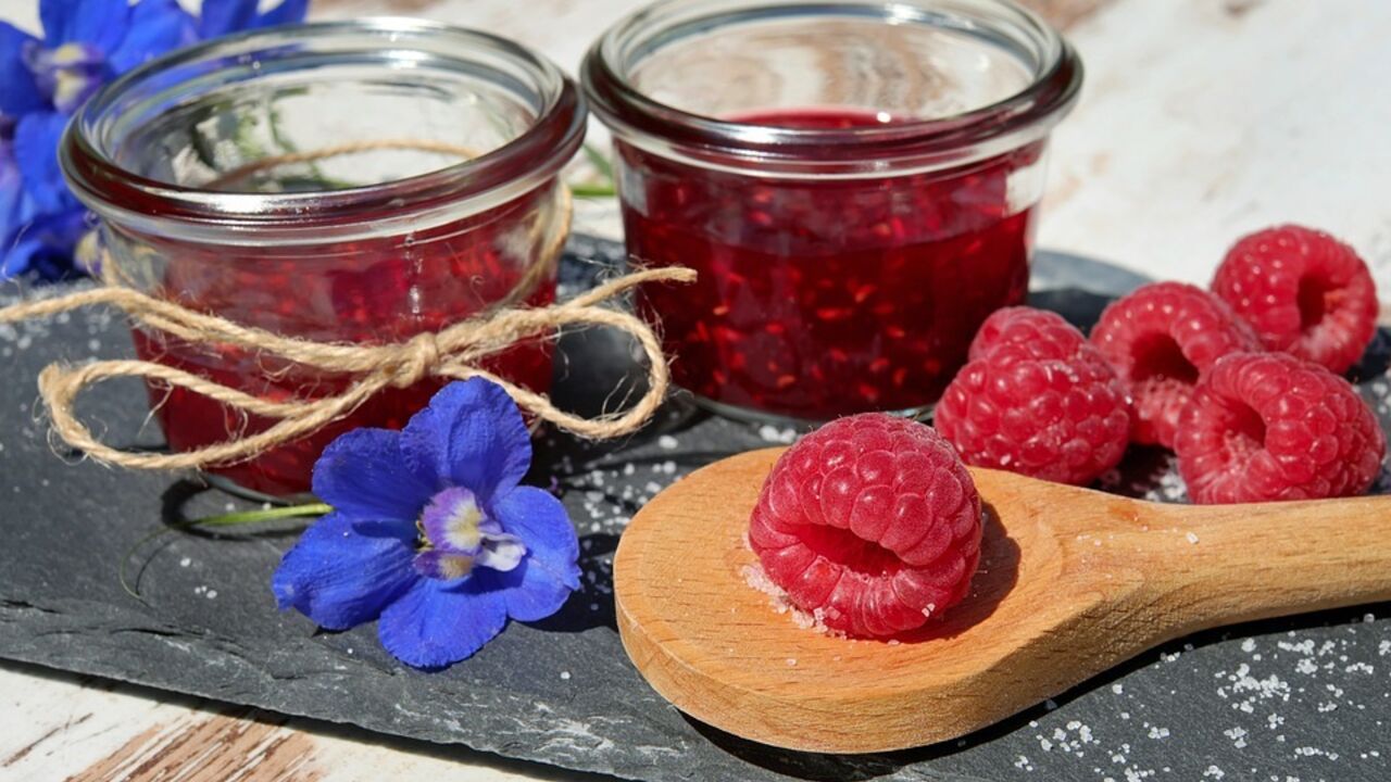 What to add to jam, so it does not ferment and does not become sugary: just one ingredient
