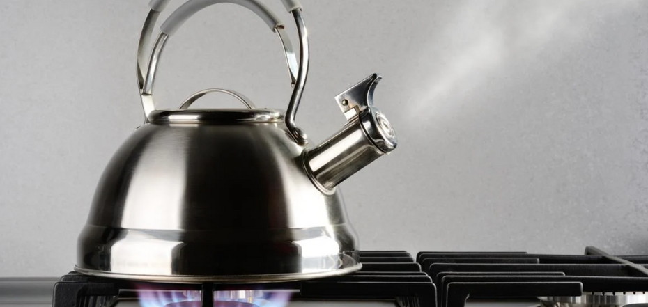 How to clean a kitchen kettle