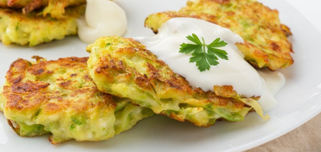 Zucchini fritters: What to do to make them puffy and not spill when frying