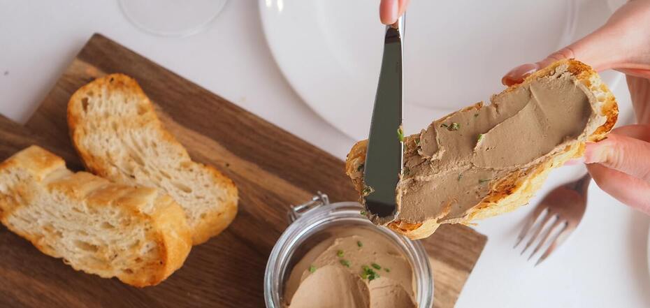 How to cook liver pâté in interesting ways: an unusual marinade