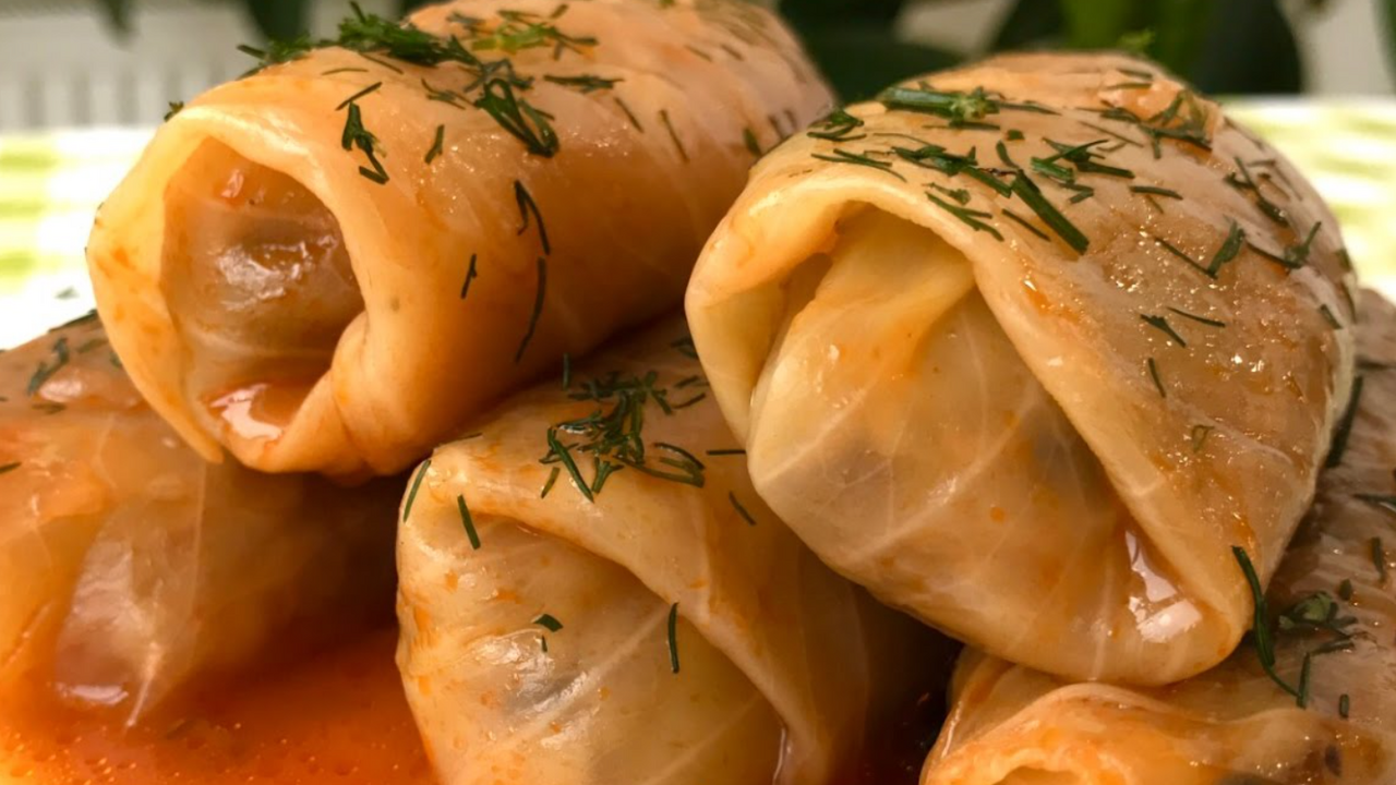 How to prepare cabbage leaves for stuffed cabbage rolls in 5 minutes: sharing the easiest tiphack