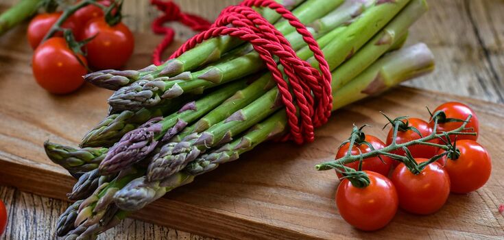 Elementary asparagus pie in a hurry: what kind of dough to make it with