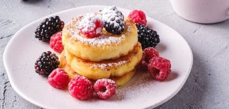 Fluffy apple pancakes with cheese that won't fall apart: a breakfast idea in 10 minutes