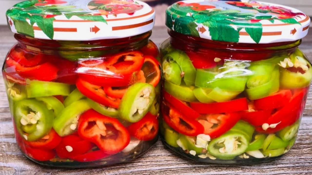 Pickled chili peppers for winter: how to make a spicy snack