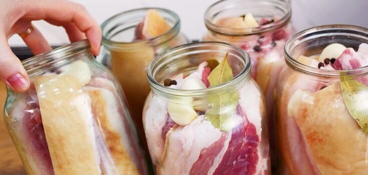 Salo in brine in a jar: a recipe for a savory snack in 3 days