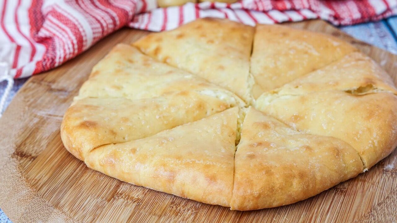 Lazy pita khachapuri in 20 minutes: the perfect quick snack