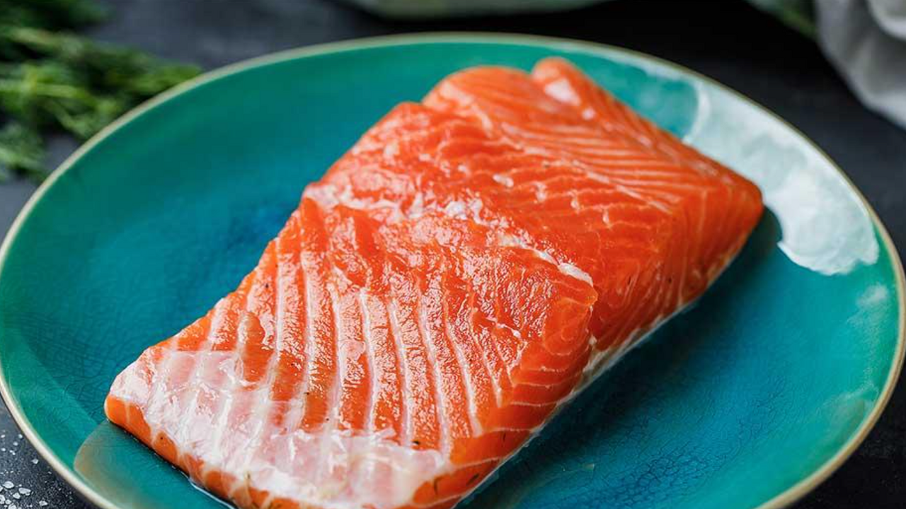 Lightly salted salmon in a new way: how to salt red fish well