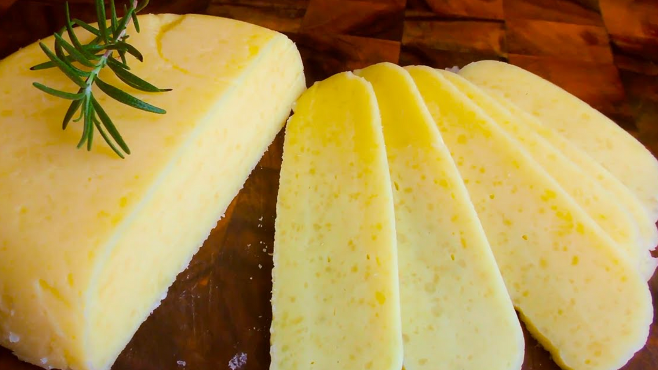How to make hard cheese in 20 minutes: the easiest recipe