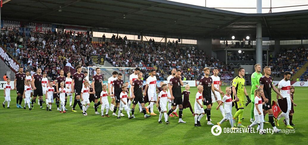 Fans sing "Putin - khuylo" at Euro 2024 qualifying match. Video.