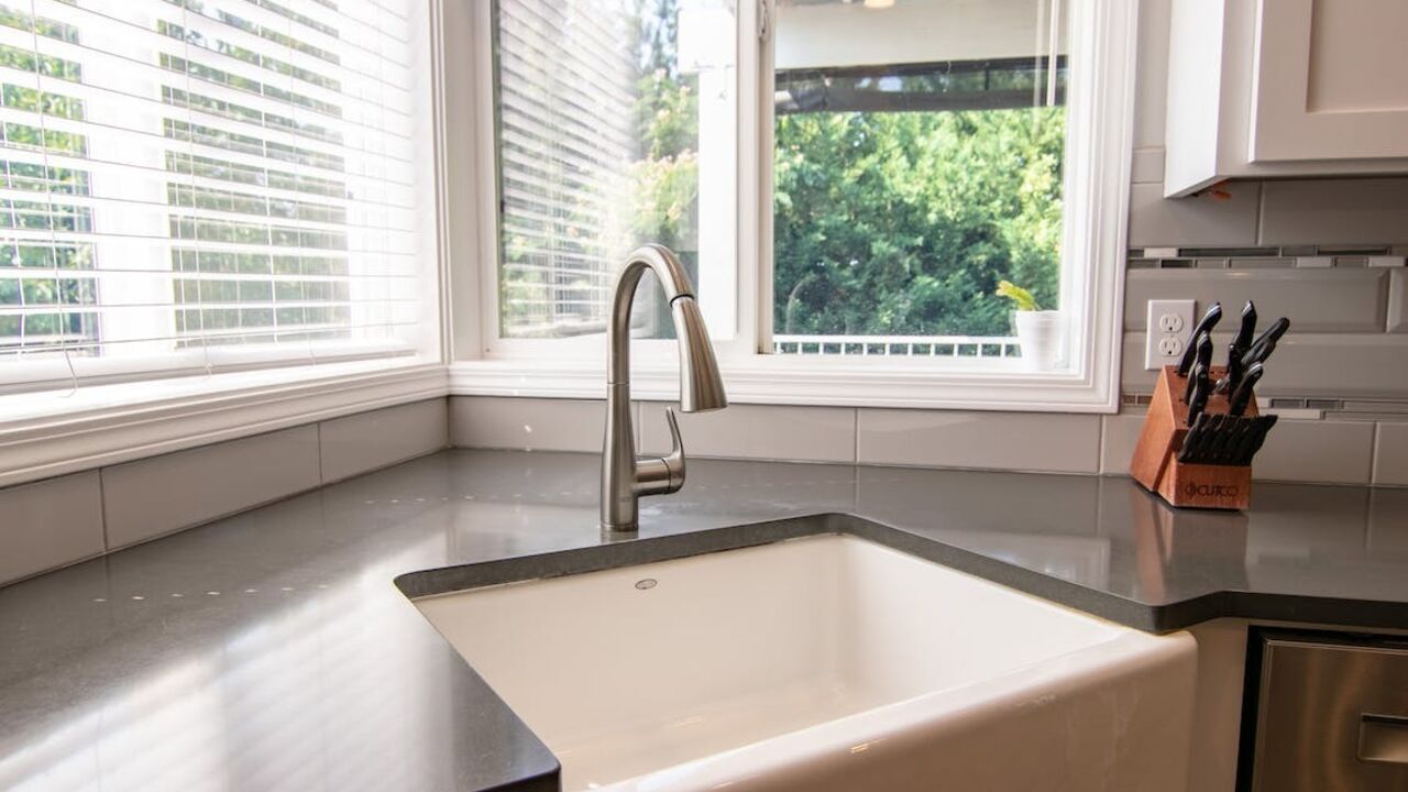How to remove lime scale on faucets: you need the usual products from the kitchen