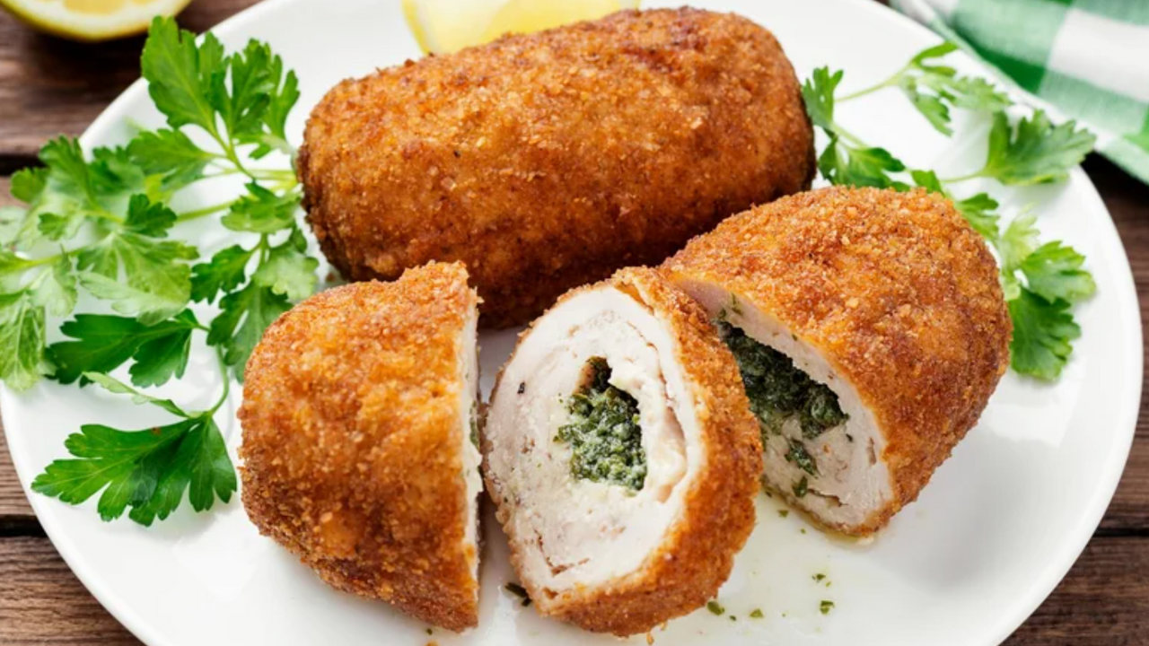 Soczysty kotlet po kijowsku w 10 minut: jak ugotować smaczny symbol stolicy
