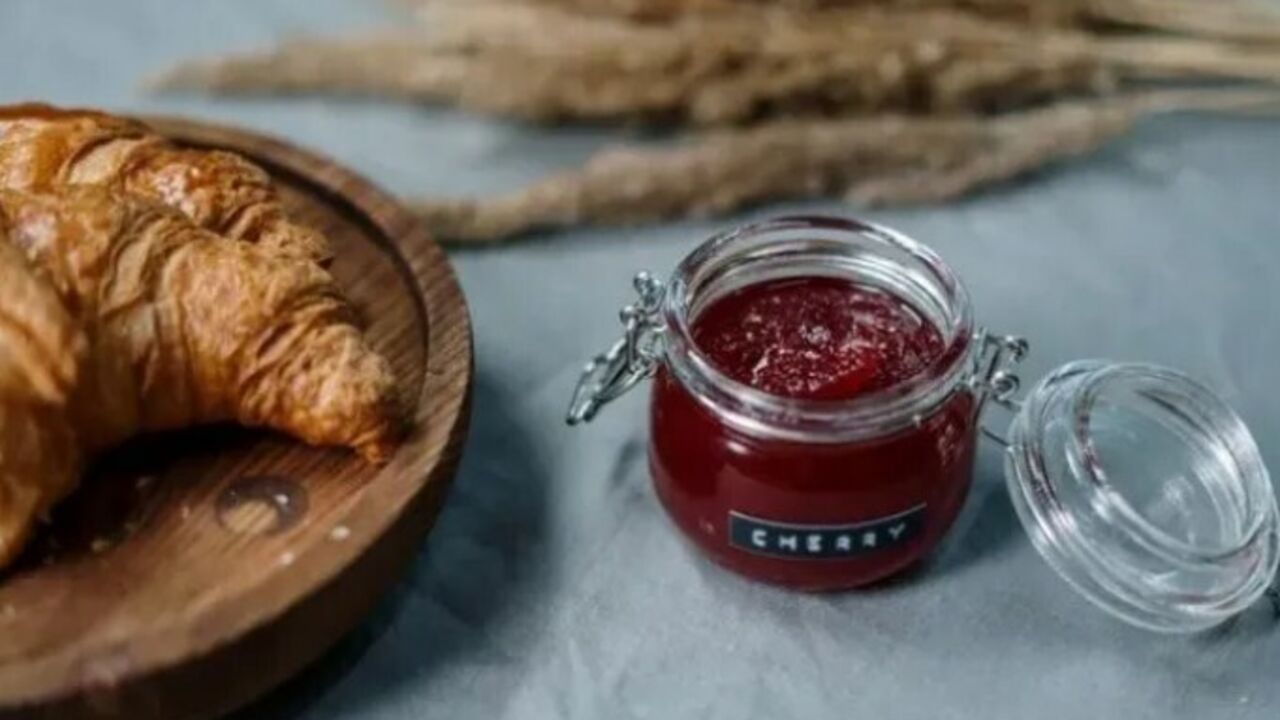 Pyszny dżem wiśniowy na zimę: okazuje się gruby