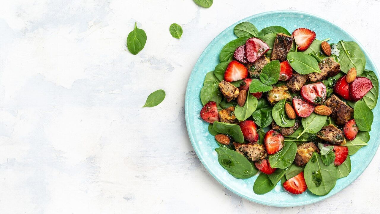 What unusual ingredient to combine liver in a salad: an unexpected and delicious idea
