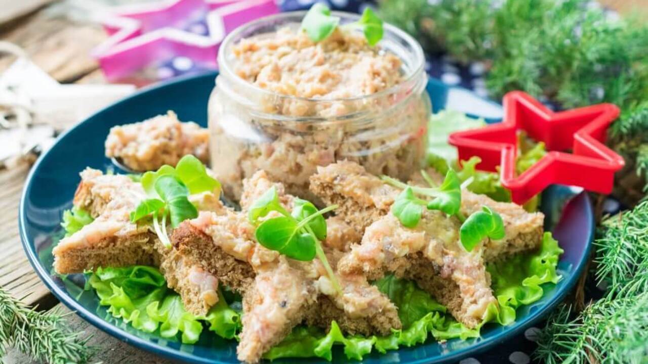 Tastier than forshmak and spreads: budget herring butter in 5 minutes