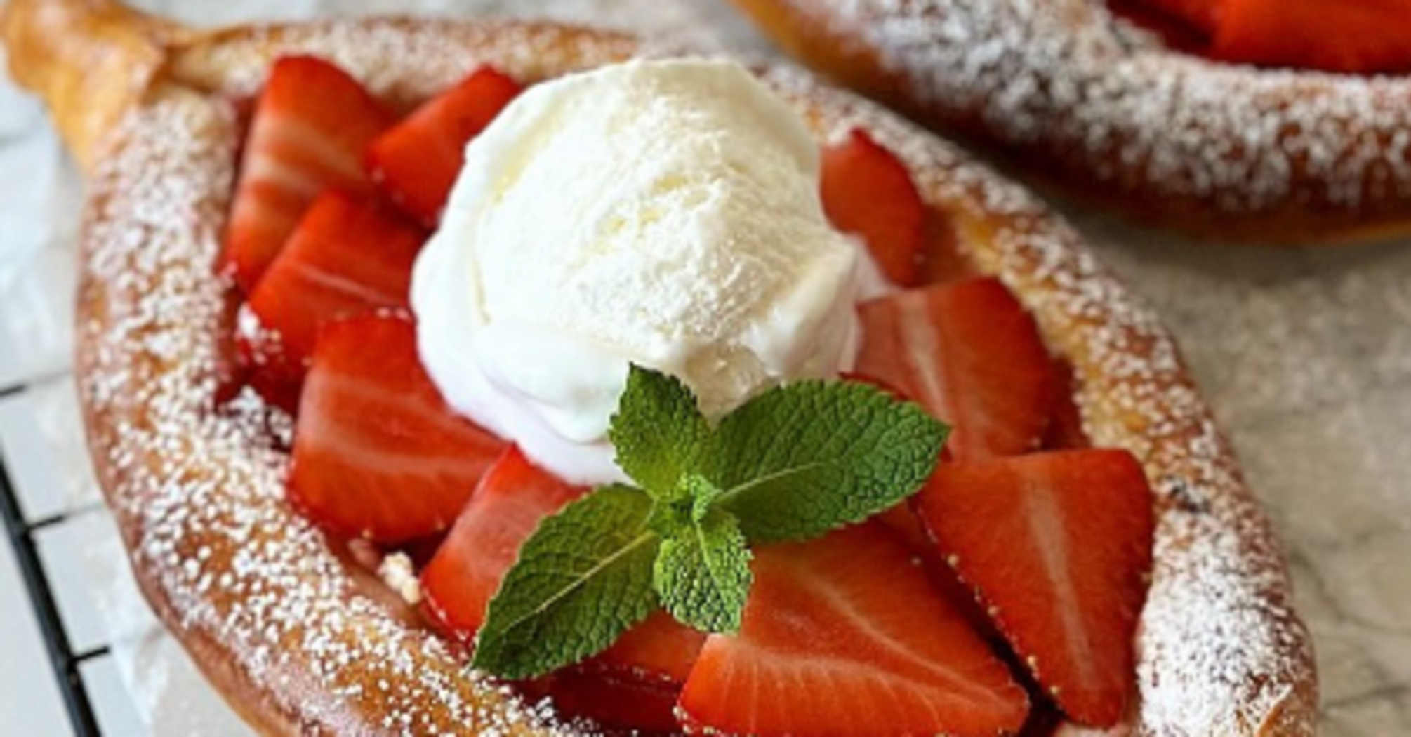 Khachapuri with strawberries and cheese: how to cook an original seasonal dessert