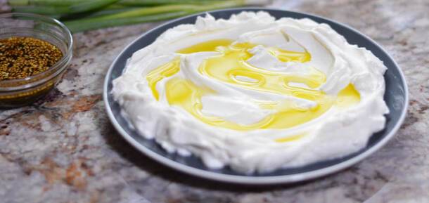 What is labneh and how to make it: better than any spread